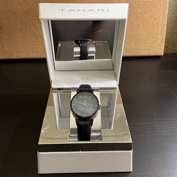 NEW Tahari Women’s Black Watch - Picture 1 of 3